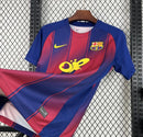 CAMISOLA BARCELONA X OLIVIA RODRIGO EDIÇÃO ESPECIAL 25/26 - HOMEM 