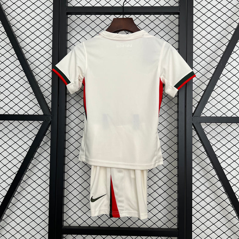 CAMISOLA CHELSEA II 25/26 – CONJUNTO INFANTIL DO EQUIPAMENTO SECUNDÁRIO BRANCO