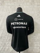 CAMISOLA F1 MERCEDES x ADIDAS 2025 MANGAS LONGAS – PRETO