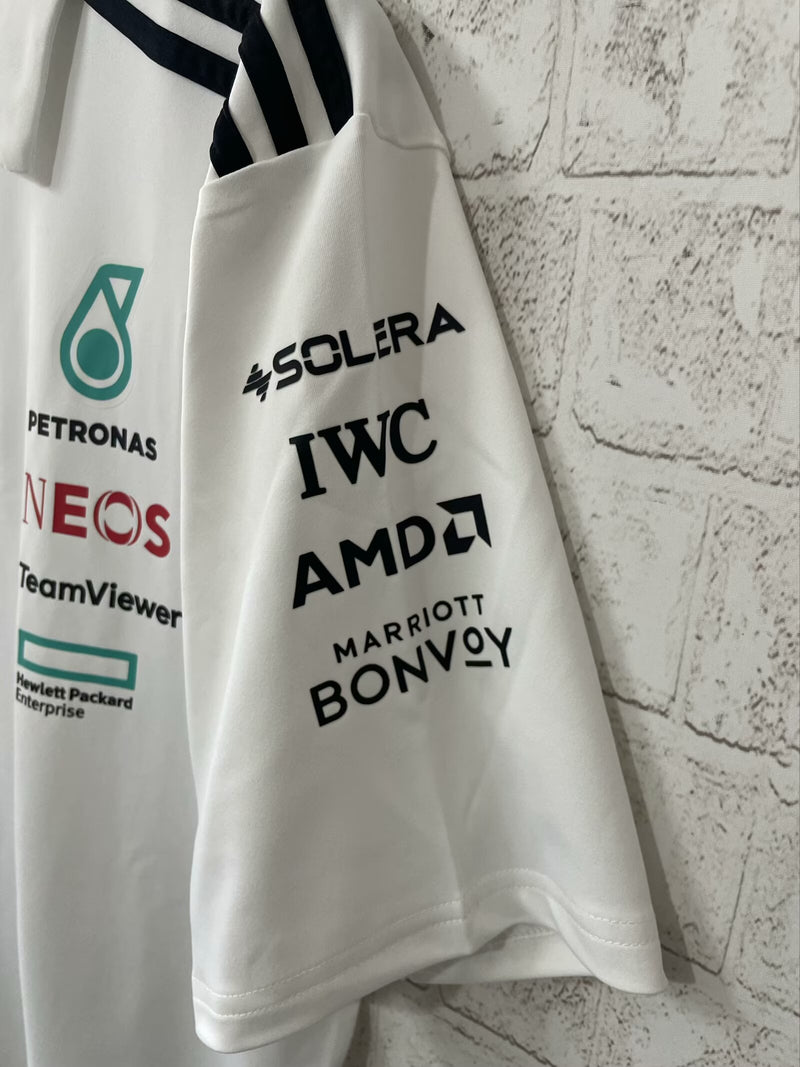 CAMISOLA F1 MERCEDES x ADIDAS 2025 POLO – BRANCO