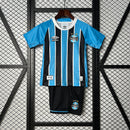 CAMISOLA GRÊMIO I 2526 CONJUNTO INFANTIL  TRADIÇÃO TRICOLOR PARA OS PEQUENOS TORCEDORES