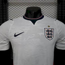 CAMISOLA INGLATERRA PRINCIPAL 26/27 COPA DO MUNDO 2026 - HOMEM (VERSÃO JOGADOR)