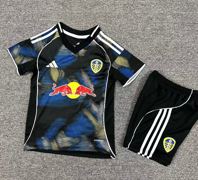 CAMISOLA LEEDS III 2526 CONJUNTO INFANTIL  TERCEIRO UNIFORME PREMIER LEAGUE