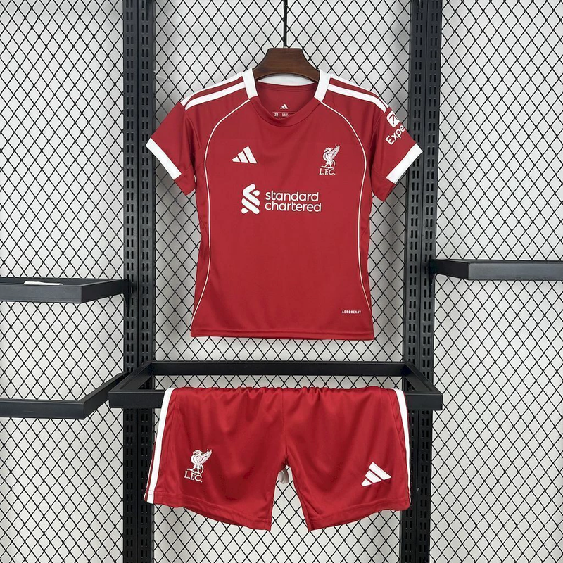 CAMISOLA LIVERPOOL HOME 25/26 – CONJUNTO INFANTIL DO EQUIPAMENTO PRINCIPAL