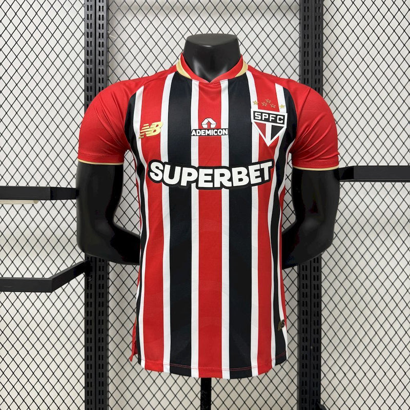 CAMISOLA SÃO PAULO II 2526 HOMEM (VERSÃO JOGADOR)  MANTO LISTRADO PREMIUM NEW BALANCE
