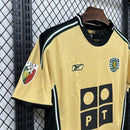 CAMISOLA SPORTING CP ALTERNATIVA II 03/04 – RETRO MASCULINA DOURADA REEBOK