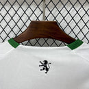 CAMISOLA SPORTING CP EDIÇÃO ESPECIAL LEÃO 25/26 - Homem