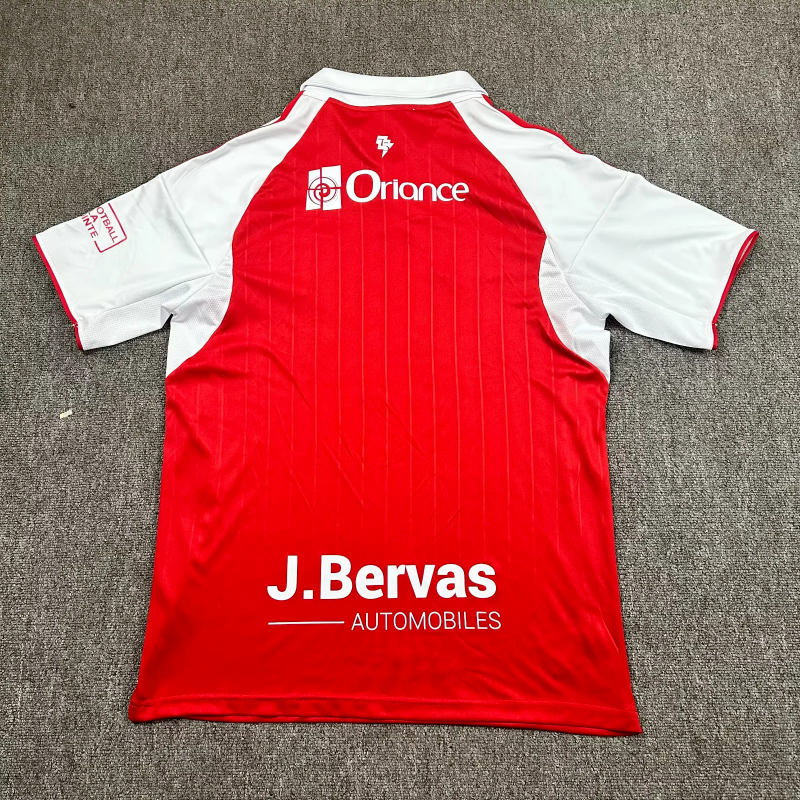 CAMISOLA STADE BRESTOIS I 25/26 – EQUIPAMENTO PRINCIPAL MASCULINO VERMELHO E BRANCO