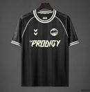 CAMISOLA THE PRODIGY X HUMMEL EDIÇÃO ESPECIAL 26/27 - HOMEM