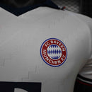 CAMISOLA BAYERN DE MUNICH ALTERNATIVA 26/27 (VERSÃO JOGADOR)