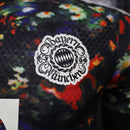 CAMISOLA BAYERN DE MUNICH EDIÇÃO ESPECIAL OKTOBERFEST 26/27 – (VERSÃO JOGADOR)