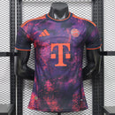 CAMISOLA BAYERN DE MUNICH III 26/27 – HOMEM (VERSÃO JOGADOR)