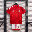CAMISOLA NOTTINGHAM FOREST PRINCIPAL 26/27 CONJUNTO INFANTIL