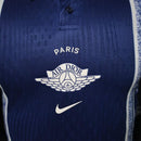 CAMISOLA PARIS X DIOR EDIÇÃO ESPECIAL 26/27 - HOMEM (VERSÃO JOGADOR)