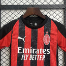 Camisola AC Milan I 25/26 Infantil – Conjunto Completo 