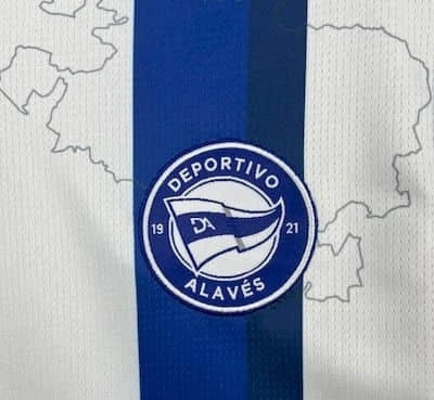 Camisola Alavés Principal 2526 – Homem  Tradição e Orgulho Basco