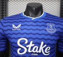 Camisola Everton I 2526 – Primeira Camisa Oficial (Versão Jogador)