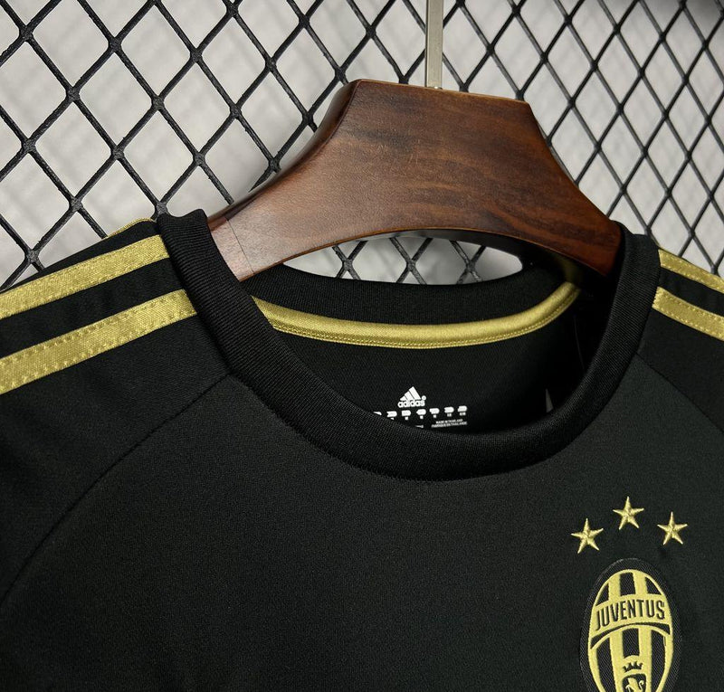 Camisola Juventus III 1516 – Modelo Retro Masculino