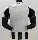 Camisola Newcastle I 2526 Homem (Versão Jogador)