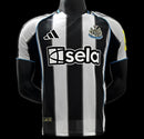 Camisola Newcastle I 2526 Homem (Versão Jogador)