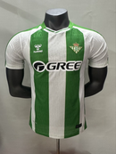 Camisola Real Betis I 2526 Versão Jogador  Modelo Titular Verde e Branco  Réplica Tailandesa Premium