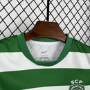Camisola Sporting CP 25/26 Infantil – Conjunto Principal Verde e Branco