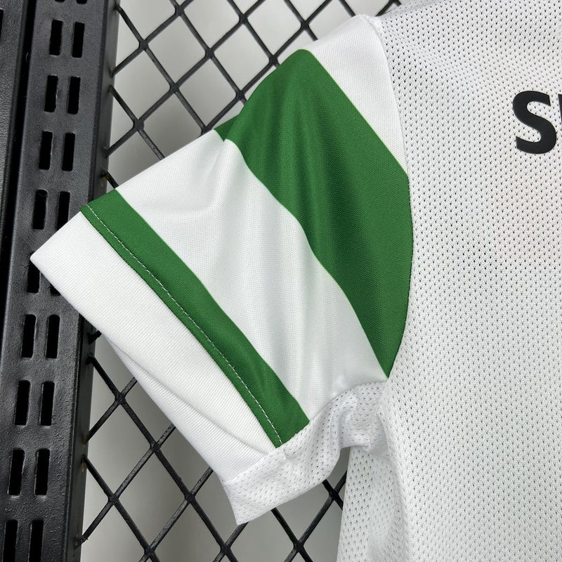 Camisola Sporting CP 25/26 Infantil – Conjunto Principal Verde e Branco