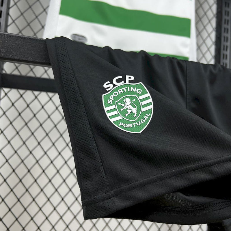 Camisola Sporting CP 25/26 Infantil – Conjunto Principal Verde e Branco