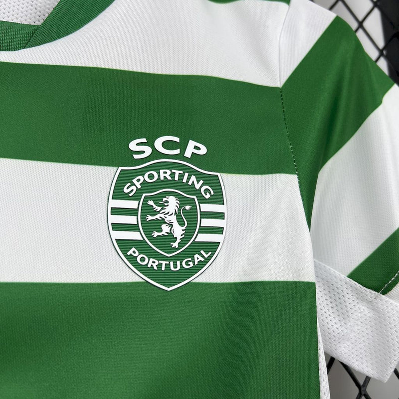Camisola Sporting CP 25/26 Infantil – Conjunto Principal Verde e Branco
