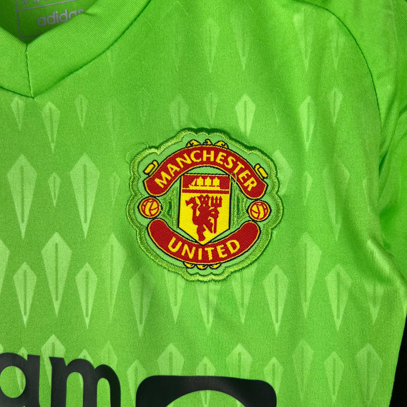 CAMISOLA MANCHESTER UNITED GOLEIRO I 23/24 CONJUNTO INFANTIL