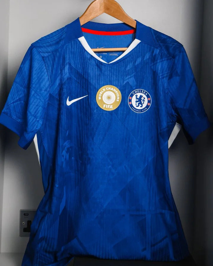 Patch Chelsea Campeão Mundial FIFA 2025 – Emblema Dourado Termocolante