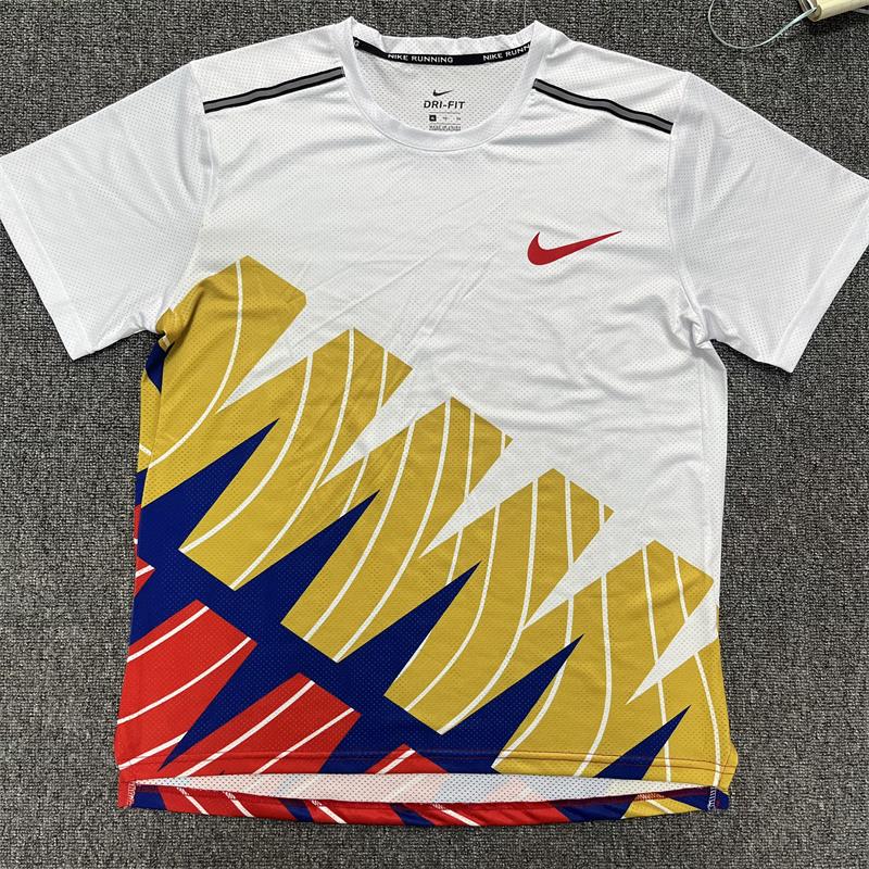 T-SHIRT NIKE HOMEM - BRANCA, AMARELA E AZUL