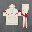 SWEATSHIRT BAYERN MUNICH X ADIDAS ORIGINALS COM CAPUZ 24/25 – UNISSEXO